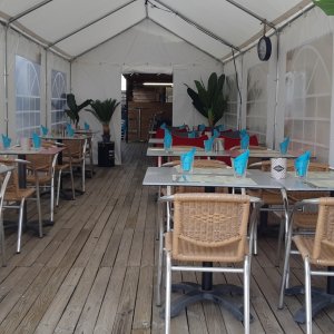 Photo 0 - Terrace 100 m² - La terrasse avec tables et chaises