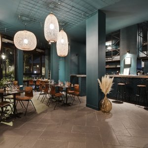 Photo 2 - Restaurant avec scène - James Brown - Bar avec tables pour se restaurer