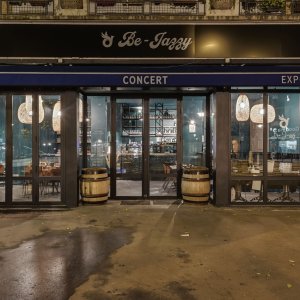 Photo 19 - Restaurant with stage - Entrée avec terrasse