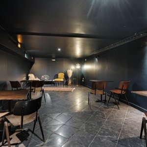 Photo 4 - Sarah Bernhardt - Salle avec scène et bar privé - Salle en sous-sol avec piste de danse