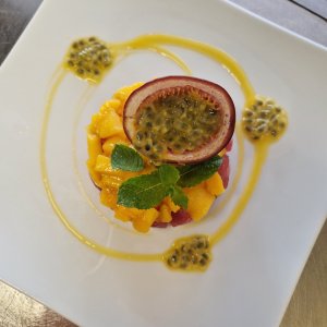 Photo 19 - Restaurant italien niché sur le vieux port de Saint Jean Cap Ferrat - Tartare de thon, mangue et fruit de la passion