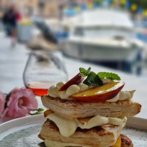 Photo 20 - Italian restaurant nestled on the old port of Saint Jean Cap Ferrat - Millefeuille, crème diplomate et pêche 