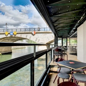 Photo 2 - Restaurant flottant avec vue sur Notre-Dame - Ouvert sur l'extérieur 