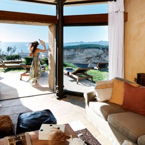 Photo 1 - Authentic mill on the cliffs of Bonifacio, 420 m² villa with heated indoor swimming pool - Grand salon vue mer.