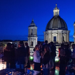 Photo 13 - Bar à cocktails sur le toit avec vue sur la Piazza Navona - Vue de fête nocturne