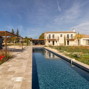 Photo 0 - Un mas au cœur de la Provence - Le domaine et la piscine