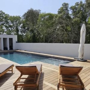 Photo 2 - Grande villa neuve et contemporaine au calme dans la nature  - La maison et la piscine