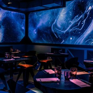 Photo 4 - Voyage dans l'espace au coeur d'un restaurant immersif parisien - 