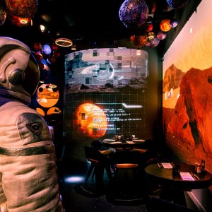 Photo 9 - Travel into space in the heart of an immersive Parisian restaurant - 