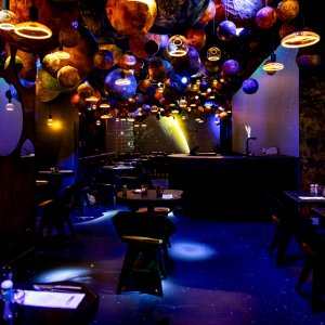 Photo 11 - Travel into space in the heart of an immersive Parisian restaurant - 