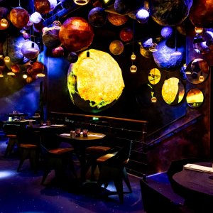 Photo 14 - Travel into space in the heart of an immersive Parisian restaurant - 