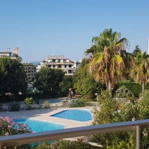 Photo 1 - 60 m² terrace with pool and sea view - Vue de la terrasse