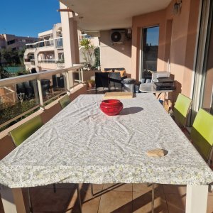 Photo 6 - Terrasse 60 m² avec vue piscine et mer - Table pour manger à l extérieur