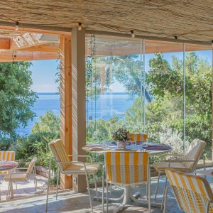 Photo 6 - Sublime Parc Provençal au cœur d'une pinède avec vue mer offrant restauration et hébergement - Terrasse