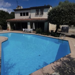 Photo 0 - Séjour de 60 m² - La villa et la piscine
