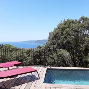 Photo 10 - Villa de charatère en Corse - vue panoramique mer  - Terrasse dépendance villa 2, petite piscine chauffée