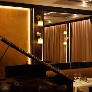 Photo 2 - Restaurant piano bar élégant au centre de Cannes - 