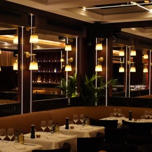 Photo 3 - Restaurant piano bar élégant au centre de Cannes - 