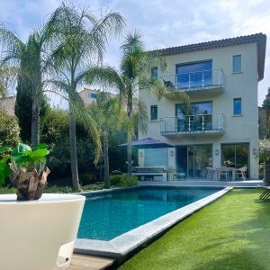Photo 0 - Villa avec piscine et jardin - La villa et la piscine