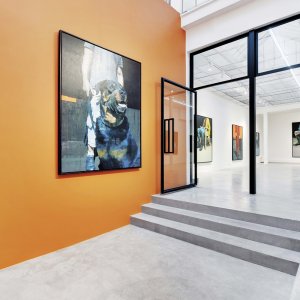 Photo 1 - Galerie d'art contemporain au cœur du Marais - Vue depuis l'entrée principale 