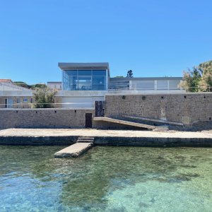 Photo 1 - Villa d'architecte, pieds dans l'eau avec port privé et accès privé plage - Villa vue de la mer