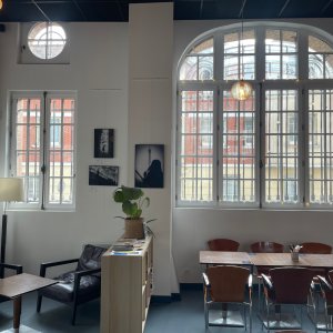 Photo 3 - Espace Bar / Restaurant dans une ancienne poste (180 m²) - Belle luminosité