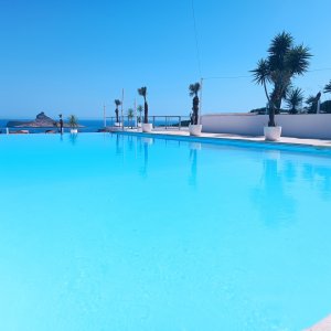 Photo 2 - Luxury villa facing the sea - La piscine