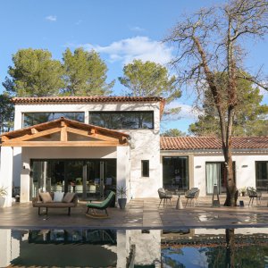 Photo 2 - Luxury villa with a playground - Façade