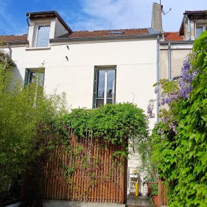 Photo 2 - Maison de plain pied avec jardin au centre de Montreuil  - Rue de la façade 