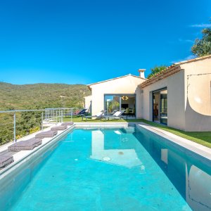 Photo 2 - Villa with sea and mountain views, located ten minutes from the port of Saint-Tropez - Piscine