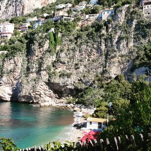 Photo 2 - Restaurant et plage privée en plein air  - L'Eden Plage Mala, un des rares endroit encore préservé de la Côte d'Azur