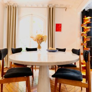 Photo 7 - Magnifique appartement dans un bel immeuble parisien, lumineux, art & design - Salle à manger