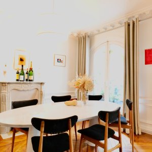 Photo 8 - Magnifique appartement dans un bel immeuble parisien, lumineux, art & design - Salle à manger