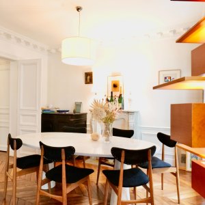 Photo 9 - Magnifique appartement dans un bel immeuble parisien, lumineux, art & design - Salle à manger