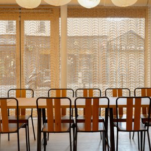 Photo 4 - Restaurant de privatisation de 80 m² avec cheffe cuisinière - les rideaux de buis s'ouvrent ou se ferment pour laisser la lumière entrer 