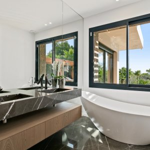 Photo 31 - Luxury Modern home  - 