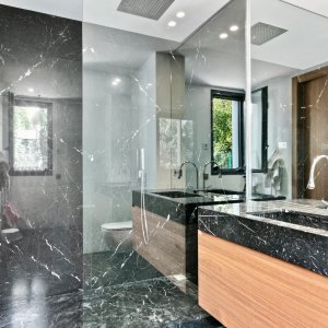 Photo 36 - Luxury Modern home  - 