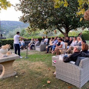 Photo 84 - Bastide (140m2) with swimming pool and jacuzzi in the heart of a century-old olive grove - Soirée Stand Up dans le jardin avec artiste comique