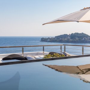 Photo 16 - Luxurious Contemporary Villa with Panoramic Sea Views - 