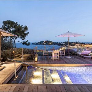Photo 13 - Luxurious Contemporary Villa with Panoramic Sea Views - 