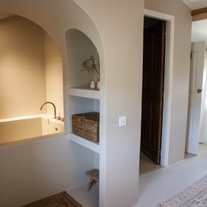 Photo 15 - Bastide joliment restaurée - salle de bain avec baignoire bassin