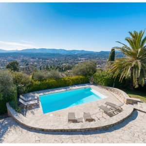 Photo 2 -  Stunning Provence Mas with great views - piscine depuis la terrasse