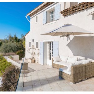 Photo 9 - Superbe Mas provençal avec de superbes vues - terrasse depuis la véranda