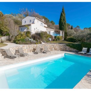 Photo 1 - Superbe Mas provençal avec de superbes vues - maison depuis la piscine