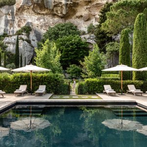 Photo 0 - An Atypical and Exceptional Property in Provence in the heart of the Alpilles! - Piscine de 10mx10m avec vue sur la falaise 