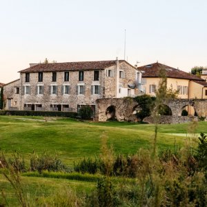 Photo 13 - Charmant Château: Golf Restaurant Séminaire Evénements - Le Château de la Bégude vu depuis le Golf.