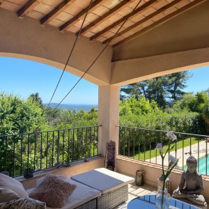 Photo 4 - Large terrace with panoramic views - La terrasse donnant sur la piscine