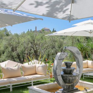 Photo 3 - property of 6500 m2 including restaurant, guest rooms, planted with olive trees, numerous spaces - 