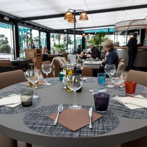 Photo 4 - Restaurant les Jardins du Capitole with south-facing terrace - 