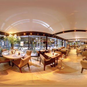 Photo 8 - Restaurant les Jardins du Capitole with south-facing terrace - 